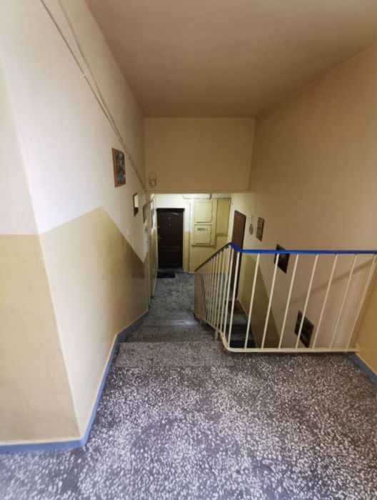 Sprzedam jasne i ustawne mieszkanie 2-pokojowe (45,5 m²) z balkonem w ścisłym centrum miasta!