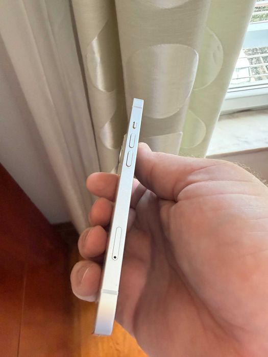 IPHONE 13 - 128Gb Branco Perola c/Novo c/Bateria 100%