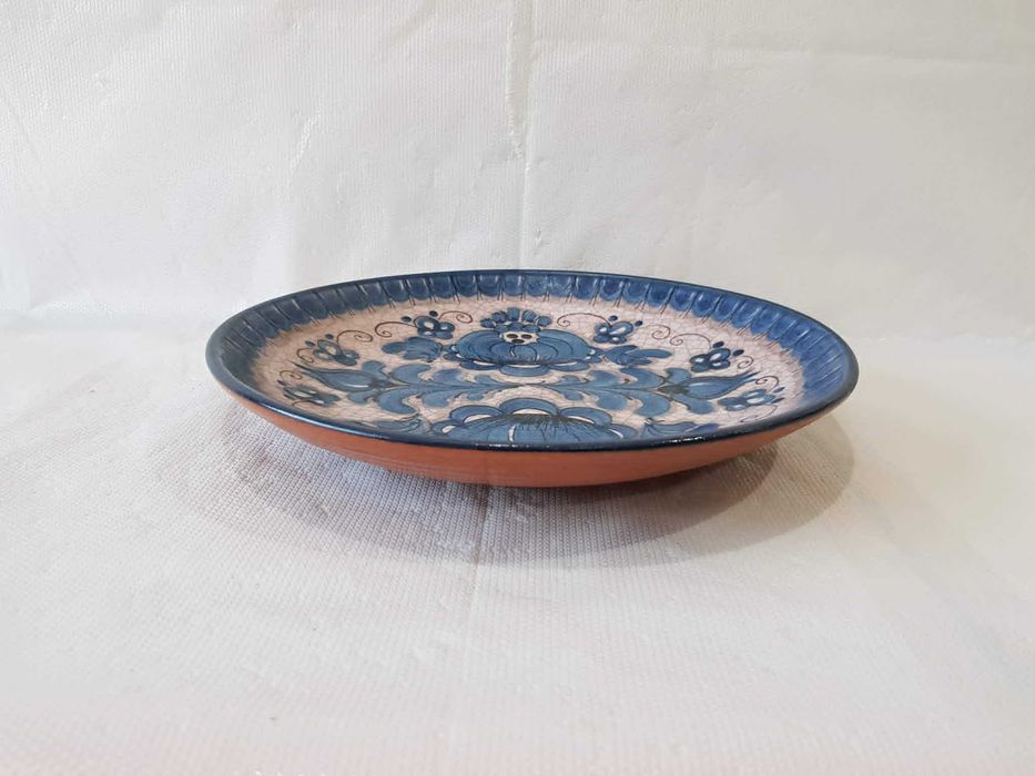 Ręcznie wykonany austriacki ścienny talerz ceramiczny sygnowany