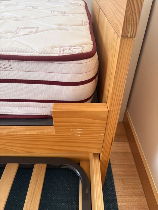 Vendo cama dupla de criança + colchões 90x200cm