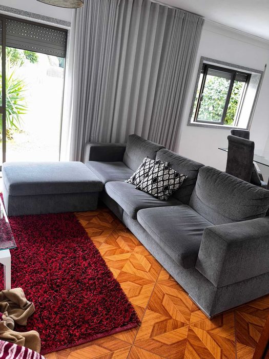 Sofá e puff de excelente qualidade(oferta 2 candeeiros)