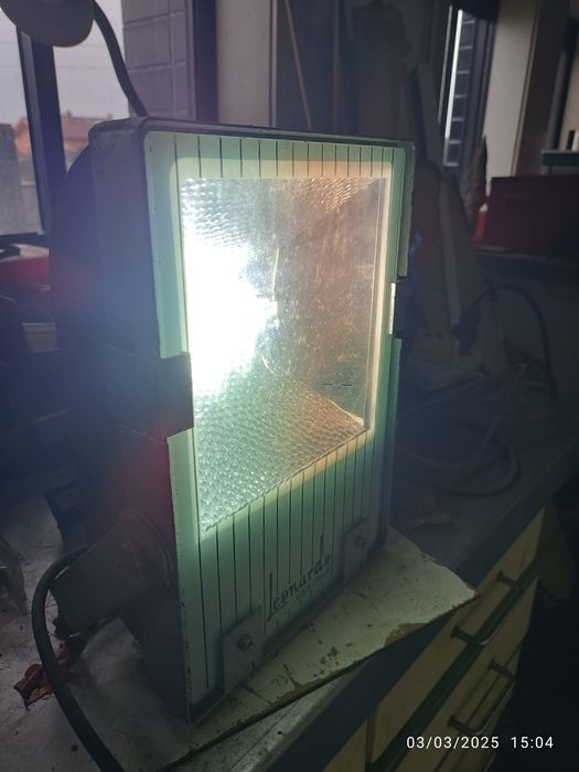 Projetor Leonardo Luce Italia - Eficiência e Durabilidade