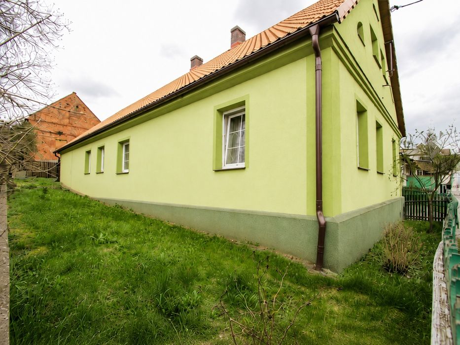 Dom  jednorodzinny  120 m bez pośredników. Duża działka. Dolina Baryczy