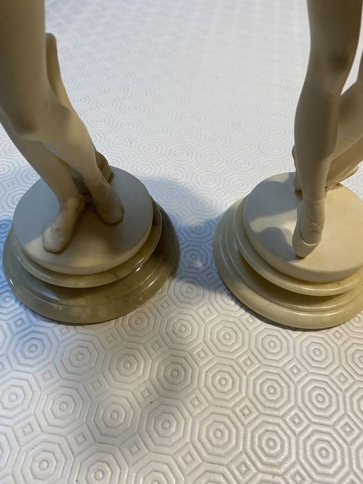 Estatuetas de bailarinas