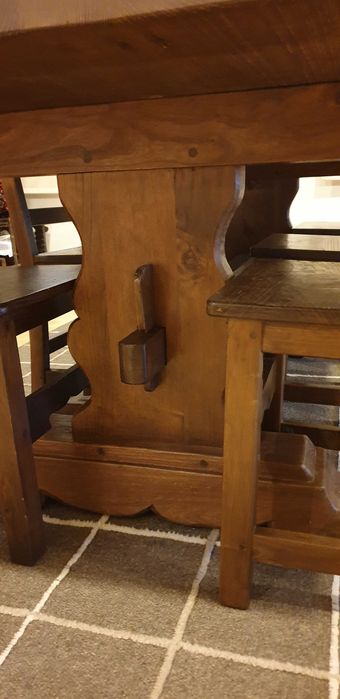 Móveis em Castanho Velho