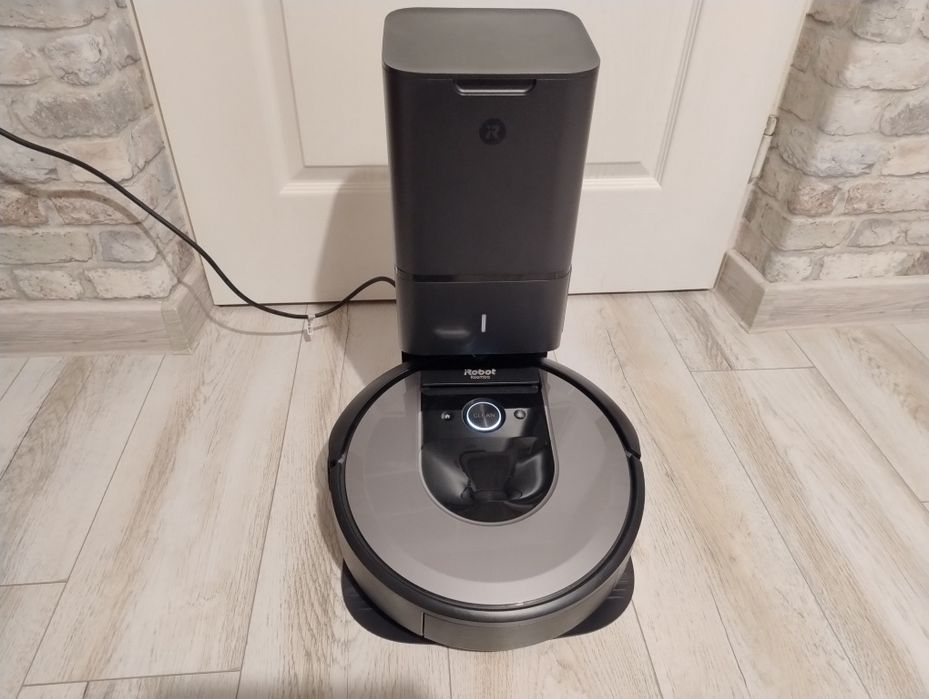 Robot Sprzątający Irobot Roomba i7+ ze stacją Clean Base tylko 72 godz