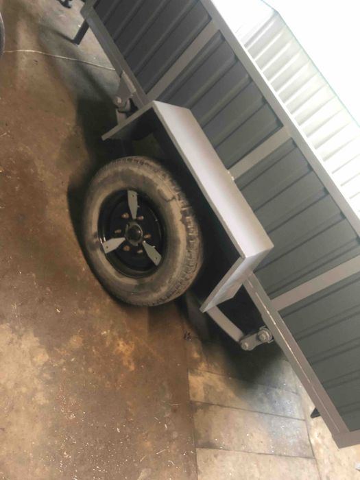 Продам легковий прицеп, в гарному стані .