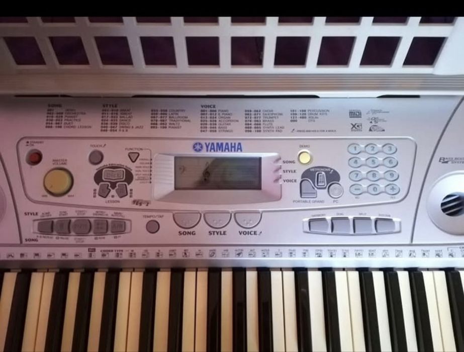 Orgão Yamaha PSR-273