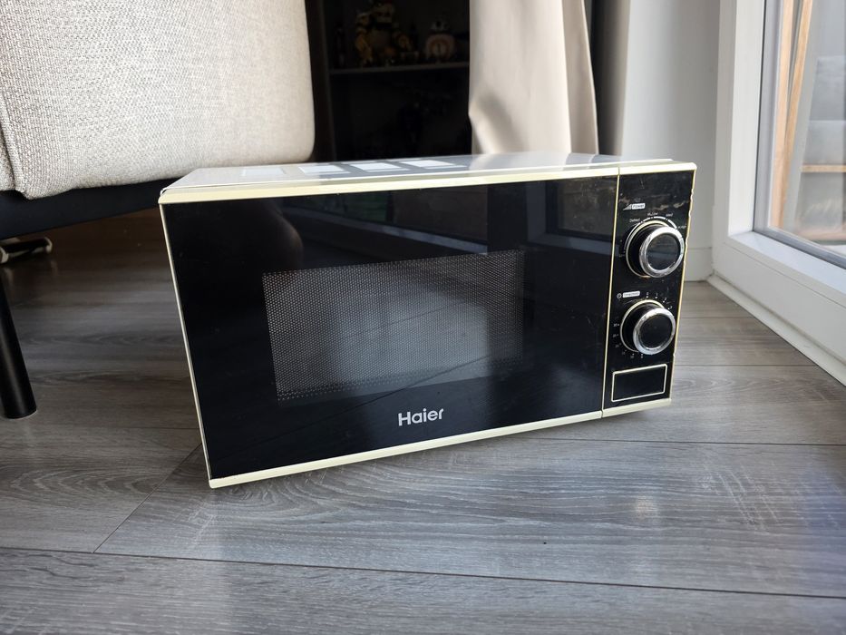 Mikrofala Haier 700W