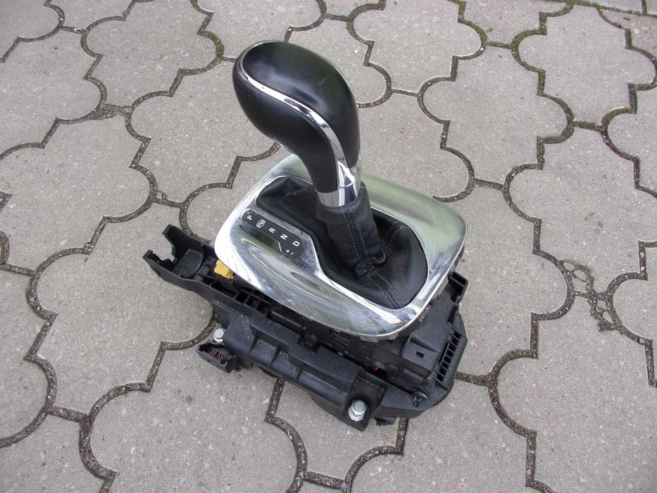 Lewarek biegów INSIGNIA automat