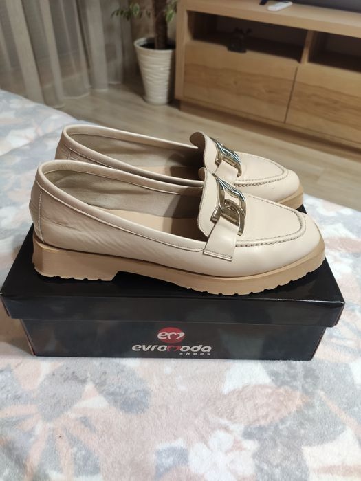 Туфлі (лофери) жіночі