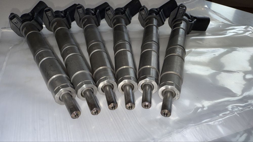 Форсунки паливні CRCA 3.0 tdi 059130277CD 0445117021