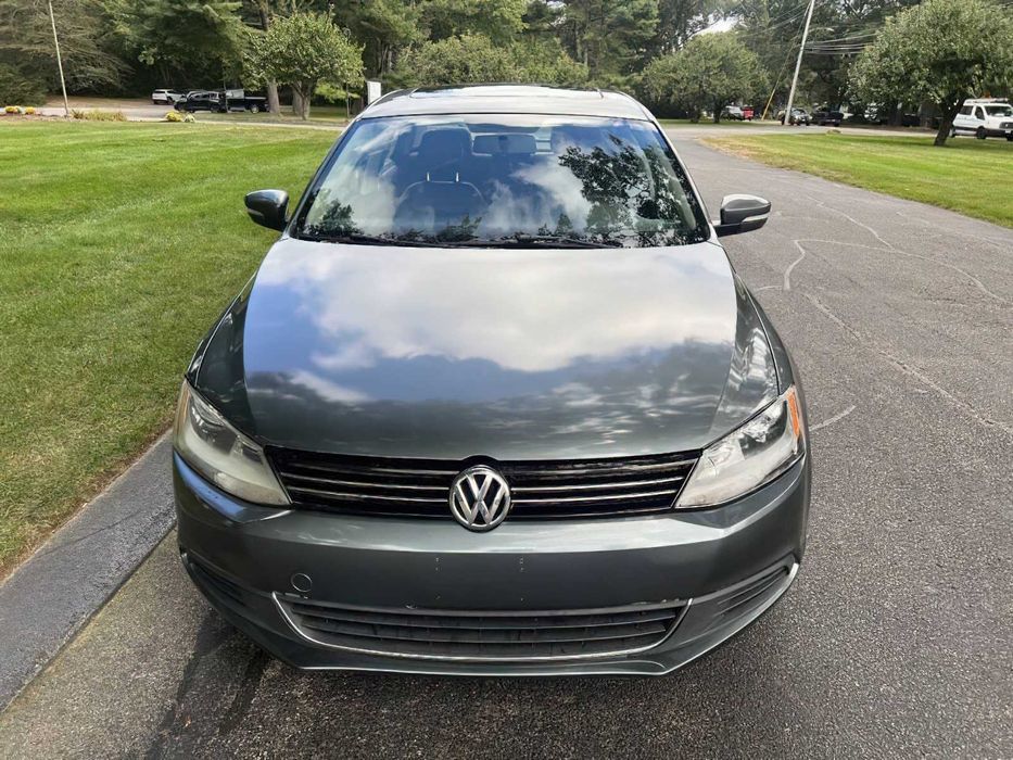 Volkswagen Jetta      2013