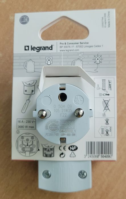 Вилка Legrand (50409) з кнопкою та підсвіткою 16А
