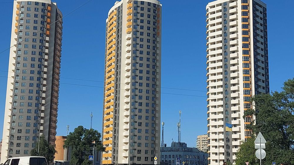 Продажа 3-х кім. квартири; вул. Кибальчича, 2