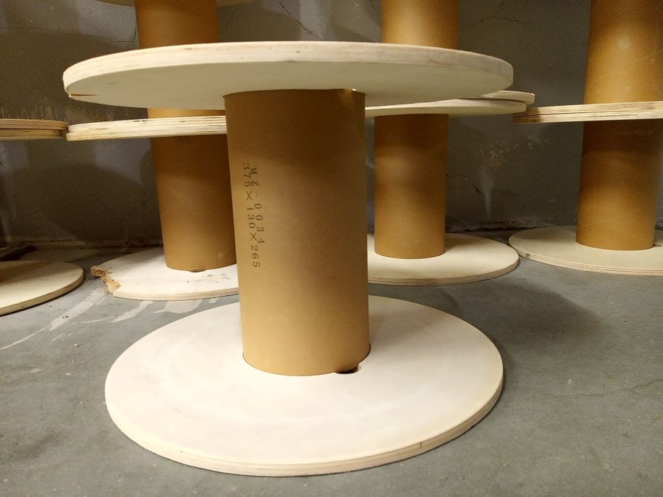 Szpule po kablach solarnych