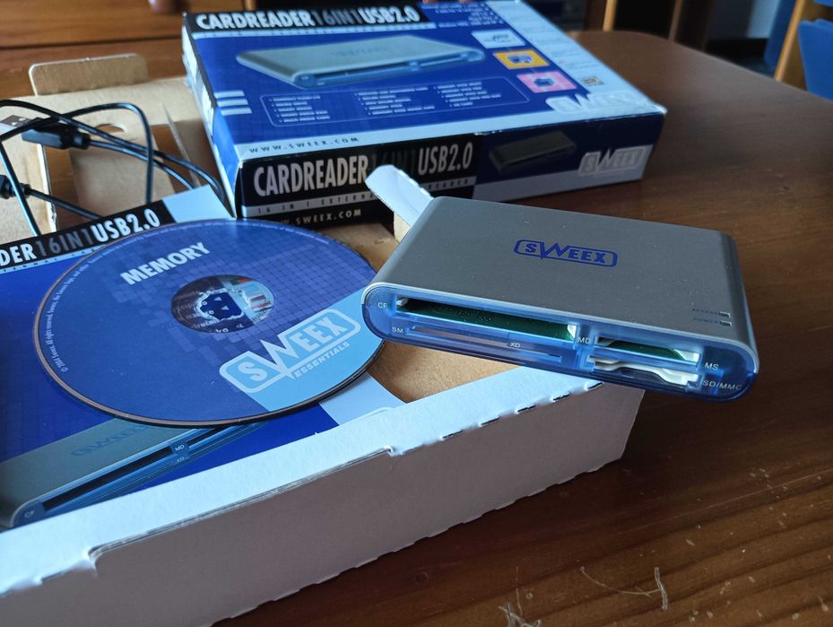Leitor Cartões memória 16 em 1  Sweex