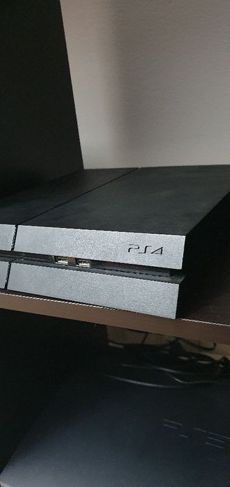 Playstation 4  1tb com gta IV