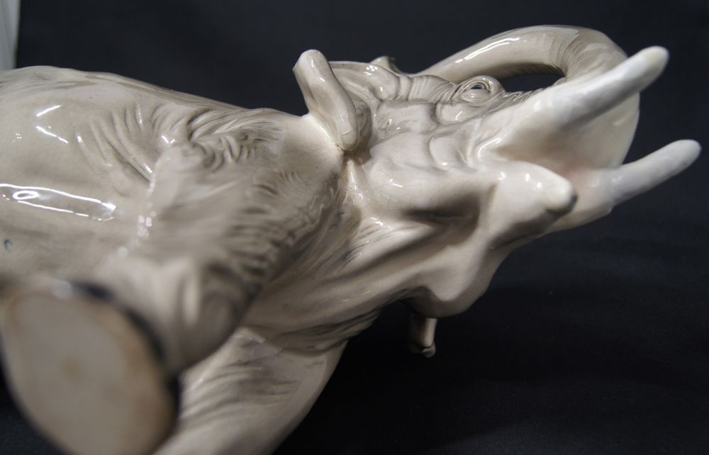 Porcelanowy słoń Sitzendorf duży