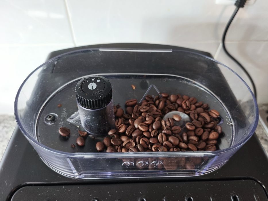 Máquina café Automática Krups Quatro Force com moinho