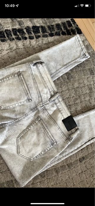 Szare popielate spodnie rozcięcia na kolanach Bershka r. 42