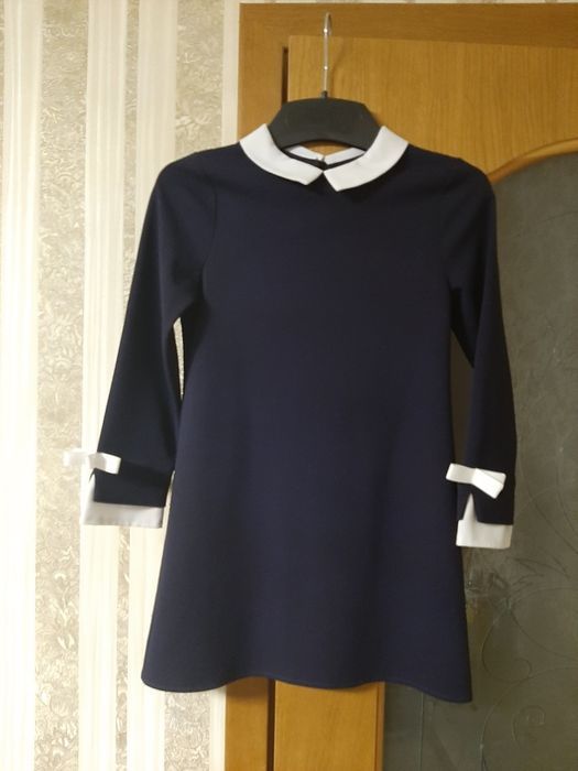 Шкільна сукня для дівчинки.