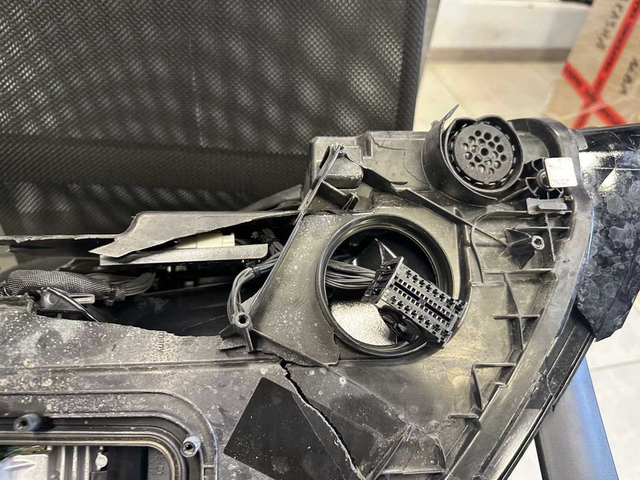 Запчасти Фара Левая Porsch Cayenne 2020 на запчасти