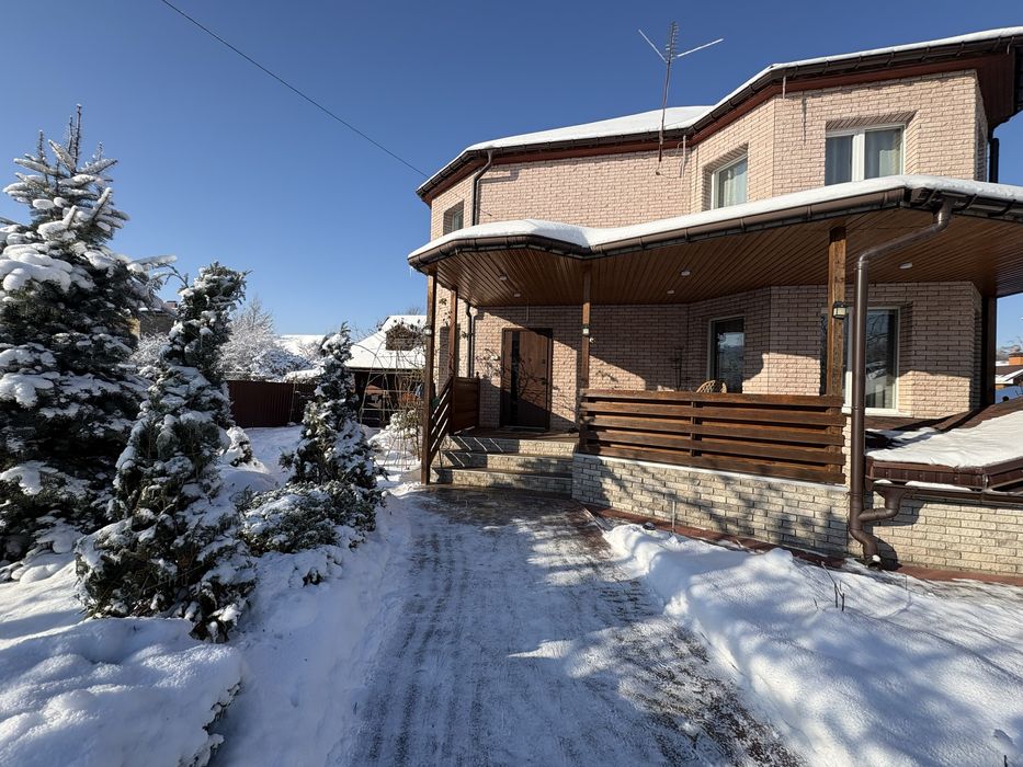 Будинок з ремонтом та бомбосховищем!