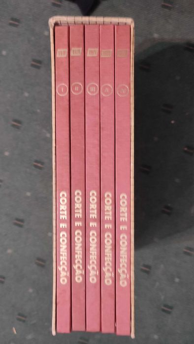 Método Prático de Corte e Confeção - 5 Volumes - Edição AFHA