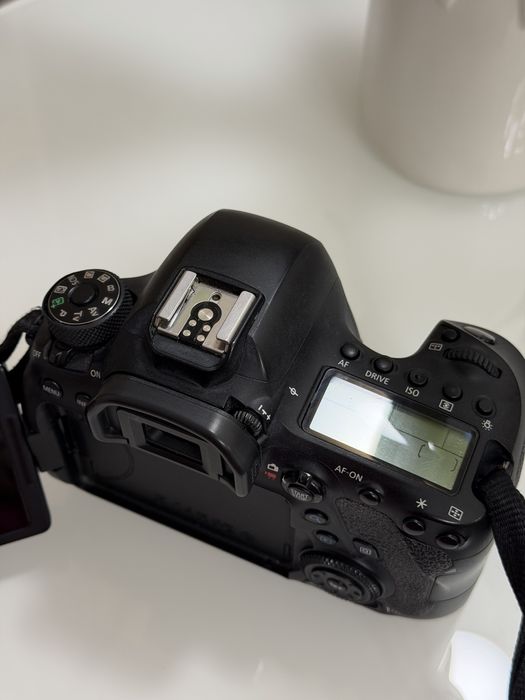 Canon 6d mark 2 у супер стані