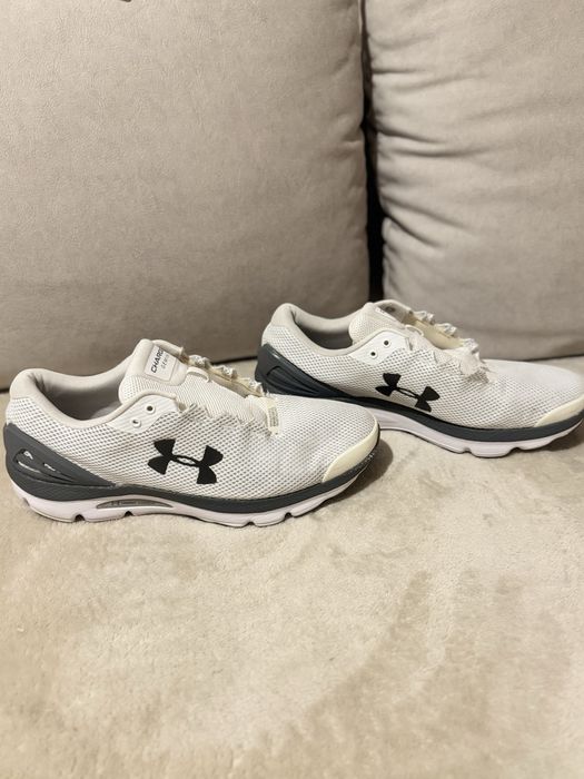 Under armour кросівки