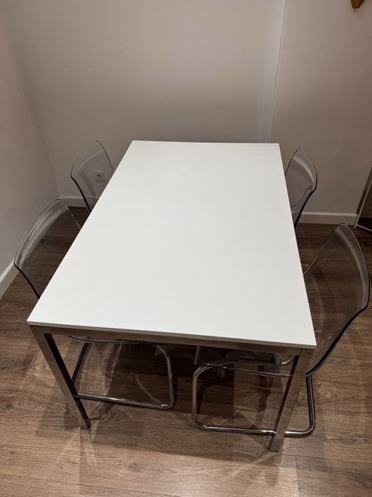 Conjunto Mesa IKEA Torsby + 4 Cadeiras IKEA Tobias