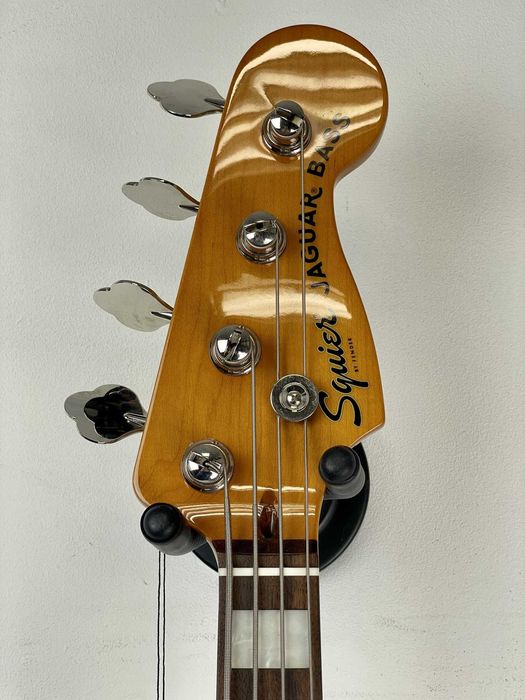 Squier Classic Vibe Jaguar Bass - 3-Color Sunburst