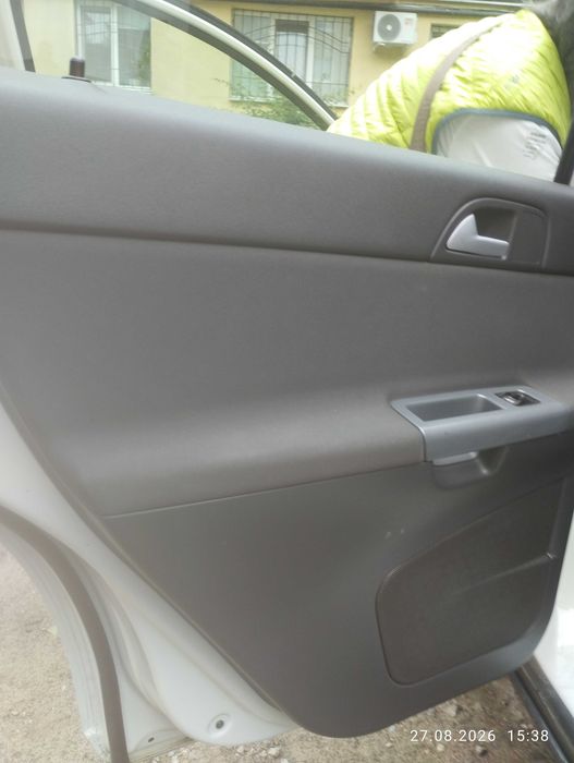 Автомобіль  volvo v50