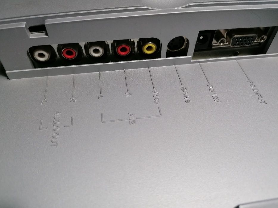 LCD Crown - 16" com comando - Bom estado