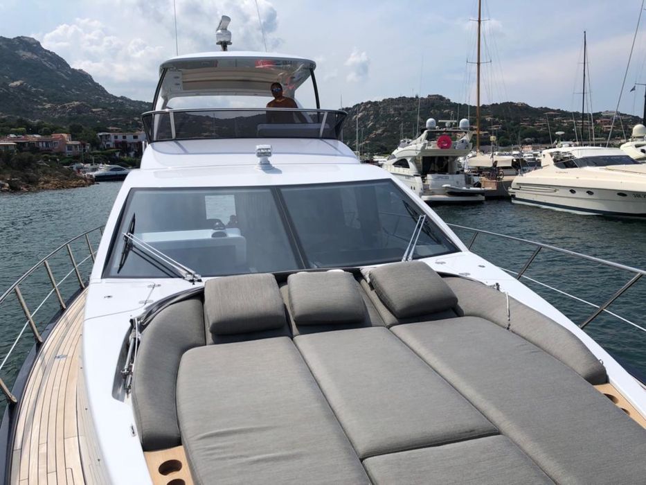 Яхта Azimut 55 флайбридж
