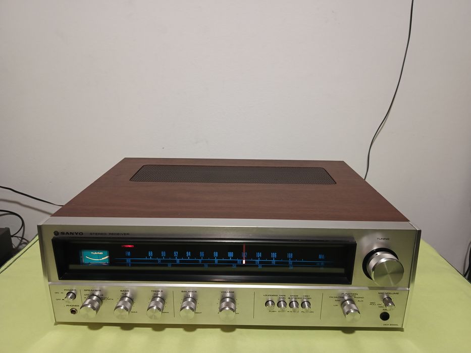 Amplituner SANYO DCX 2000L