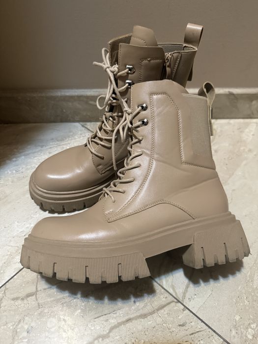 Beżowe botki, buty za kostkę na zimę r. 39