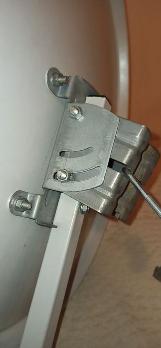 Супутникова тарілка STRONG