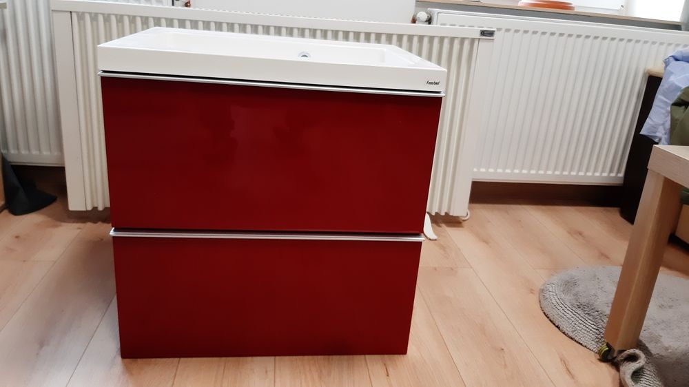 Szafka umywalkowa z umywalką