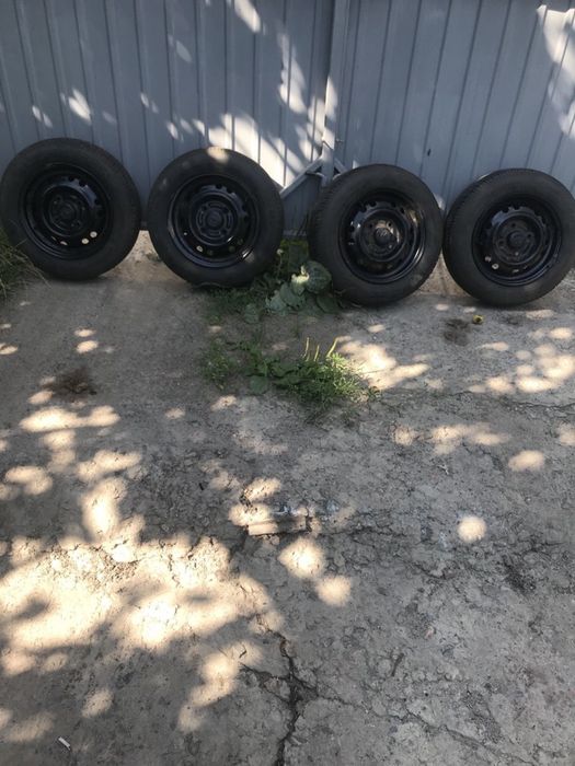 Шины 155/70r13 в отличном состоянии