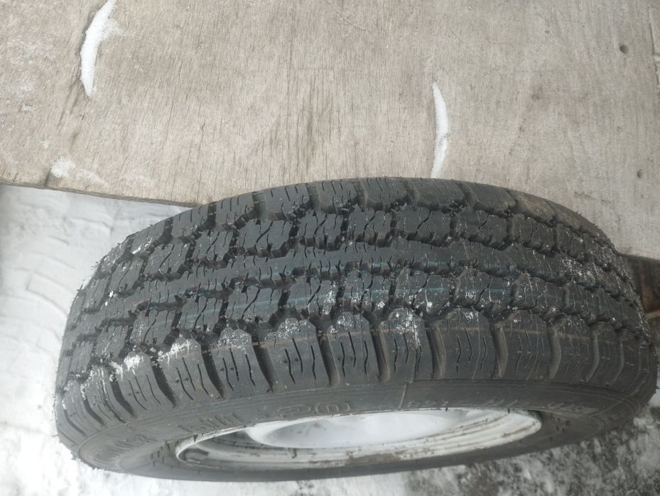 Колесо Жигулі р 13 в зборі, нове,в ходу майже не було.