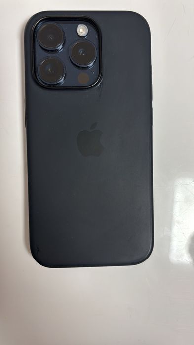iPhone 15 pro / 128 GB, niebieski, bateria 88%, szkło + case