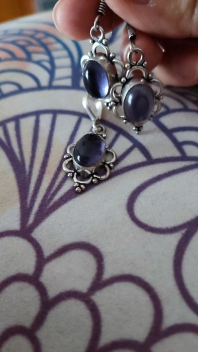 Brincos e pendente,,agata roxa.Novos.
