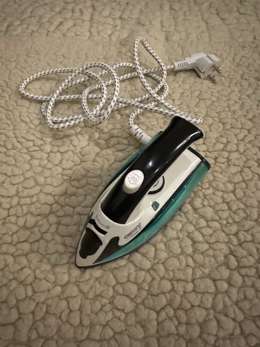 Żelazko turystyczne Camry Premium CR 5024, 800W z funkcją pary