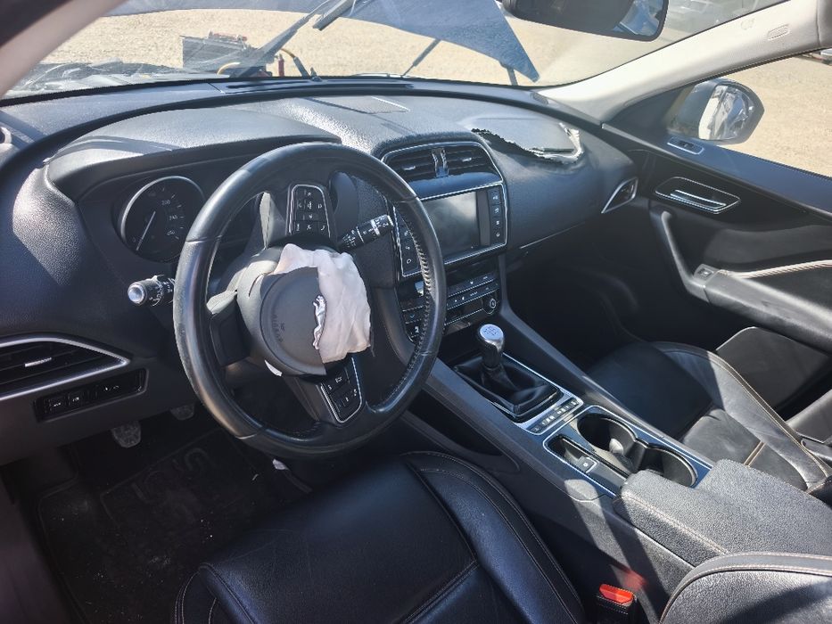 Jaguar F-pace 2.0 180 cv