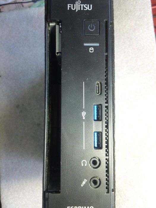 FUJITSU ESPRIMO Q957 Intel Pentium G4560T DDR4