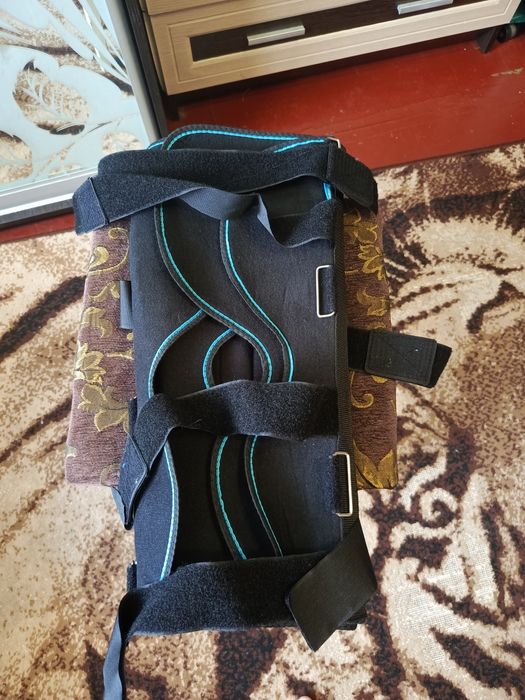 Тутор бандаж на колено