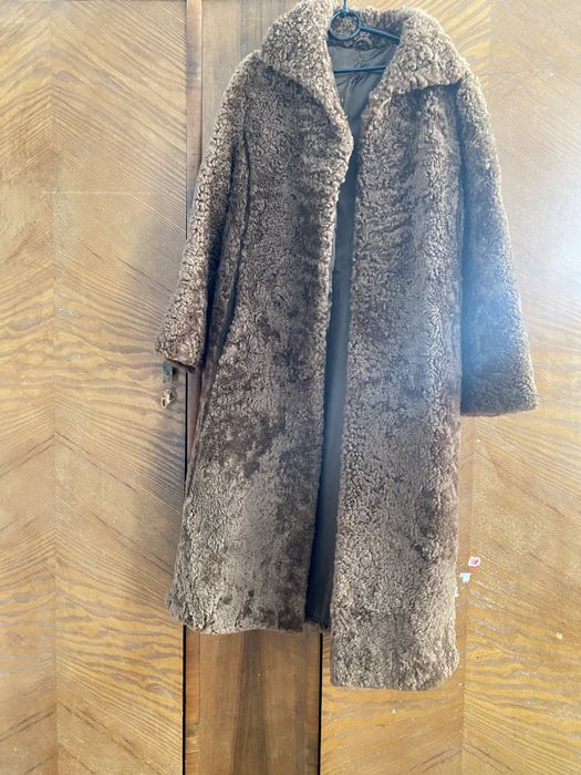 Жіноча шубка з каракуля