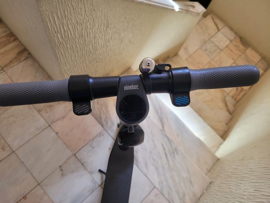 Trotineta SEGWAY Ninebot ES2 c/Bareria extra e Capacete